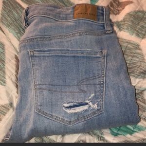AMERICAN EAGLE JEANS